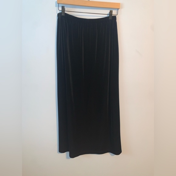 Notations clothing co USA long Black Velvet straight Skirt size large - Picture 2 of 6